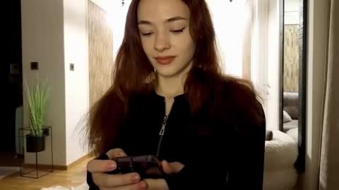 Mia online show from December 2025 02:49:01 AM