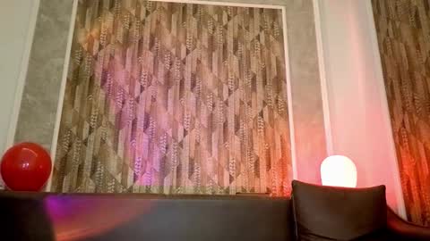 Mia online show from February 2026 05:47:02 AM