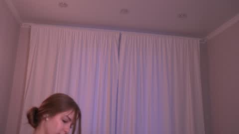 Mia online show from January 2025 05:40:02 AM