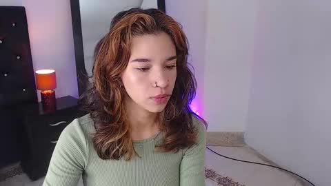 miascarlet_16 online show from November 2025 01:47:02 PM