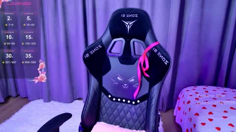 Mia  online show from January 2026 07:17:02 PM