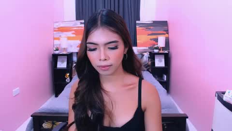 Snapshot of miasmith09 chatting on May 2026 01:28:02 PM Pau and jence online show from May 2026 01:28:02 PM