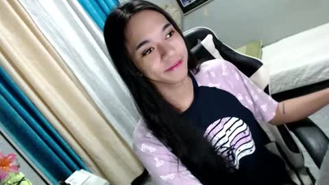 Mia online show from January 2025 07:28:01 PM