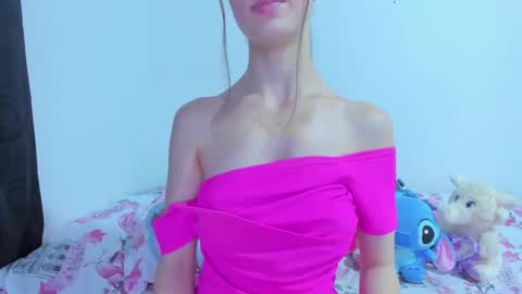 Snapshot of miavolkova_ chatting on February 2025 12:42:01 AM  Chloe  online show from February 2025 12:42:01 AM