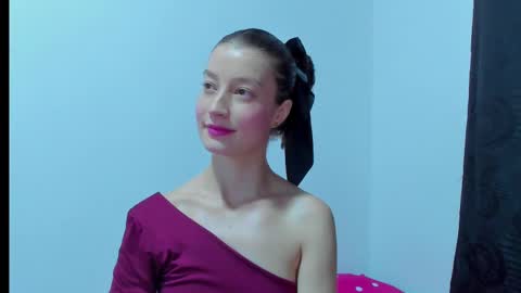 Snapshot of miavolkova_ chatting on October 2025 11:24:02 PM  Chloe  online show from October 2025 11:24:02 PM