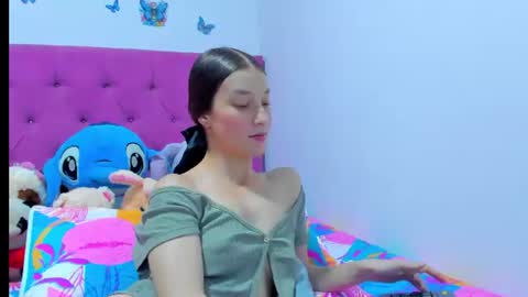 Snapshot of miavolkova_ chatting on June 2026 08:32:02 PM Chloe online show from June 2026 08:32:02 PM