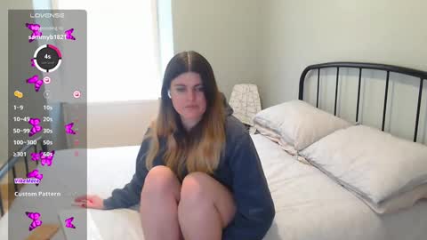 Snapshot of miawallace__ chatting on February 2025 01:39:02 PM Mia online show from February 2025 01:39:02 PM