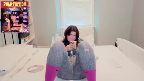 Snapshot of miawallace__ chatting on June 2026 04:39:02 PM Mia online show from June 2026 04:39:02 PM