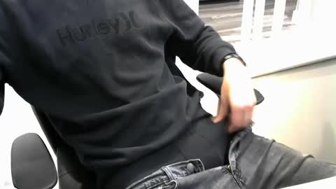 Snapshot of mic6969mic chatting on December 2024 04:17:01 PM mic6969mic online show from December 2024 04:17:01 PM