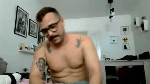 MILO MIAMI online show from June 2026 03:01:02 PM