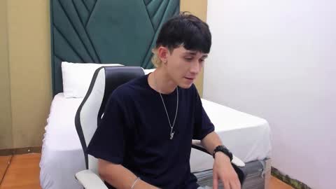 Michael online show from October 2025 08:58:01 PM