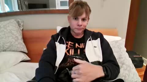 michaeltwinkboy online show from April 2026 01:15:01 AM