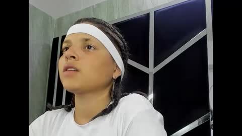 michell_rs online show from January 2025 01:43:02 AM