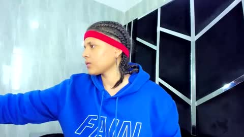 michell_rs online show from February 2025 04:04:02 AM