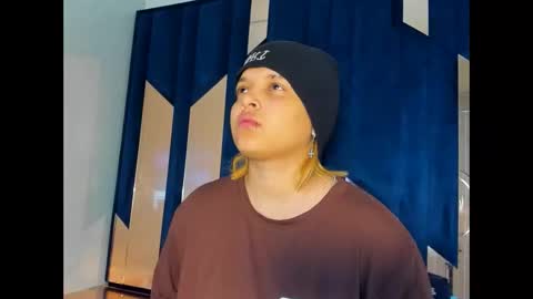 michell_rs online show from November 2025 06:45:01 AM