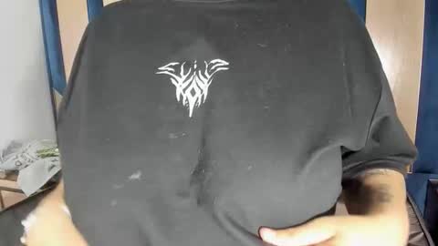 michell_rs online show from November 2025 02:44:02 AM