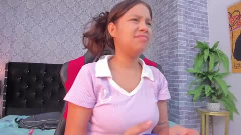 Michelle y Roger  online show from February 2025 06:51:02 PM