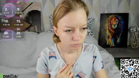 Snapshot of michelle_blond chatting on October 2025 08:00:01 AM michelle_blond online show from October 2025 08:00:01 AM