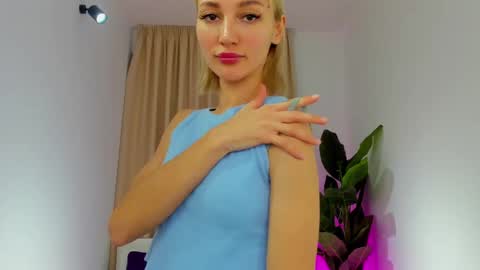 Dilana online show from March 2025 12:44:02 PM