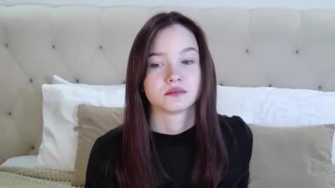 Michelle online show from November 2025 01:34:02 PM