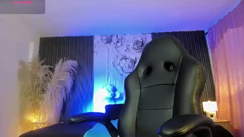 michellepreston_ online show from July 2026 12:03:02 PM