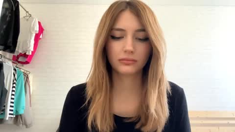 Jenny online show from April 2026 01:05:02 PM