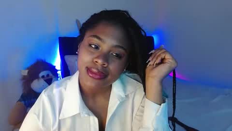 Snapshot of michellmoon32 chatting on September 2025 05:49:01 PM michell online show from September 2025 05:49:01 PM