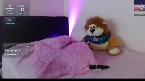 Snapshot of michellmoon32 chatting on October 2025 11:40:01 PM michell online show from October 2025 11:40:01 PM