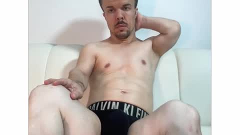 Snapshot of midgettripod1 chatting on October 2025 02:00:01 AM Aaron online show from October 2025 02:00:01 AM