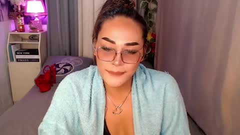 Snapshot of midnightraven27 chatting on January 2025 09:10:01 PM  Dont forget to follow online show from January 2025 09:10:01 PM