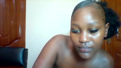 Snapshot of midnightt_tease chatting on September 2025 07:33:02 AM midnightt_tease online show from September 2025 07:33:02 AM