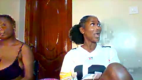 Snapshot of midnightt_tease chatting on September 2025 07:41:02 PM midnightt_tease online show from September 2025 07:41:02 PM