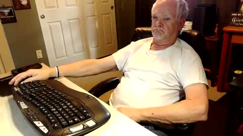 midwestdad09 online show from October 2025 09:25:02 PM