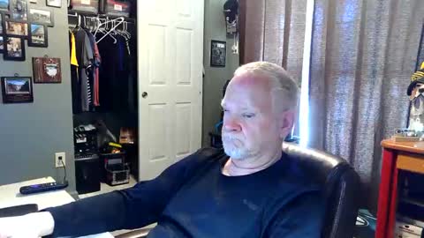 midwestdad09 online show from April 2026 09:28:01 PM