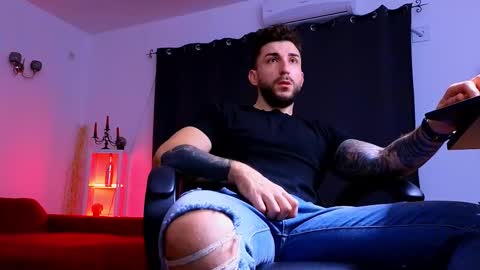 MightyAaron online show from November 2025 05:16:02 AM