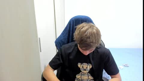 Miguel Hernandez online show from November 2025 10:32:02 PM