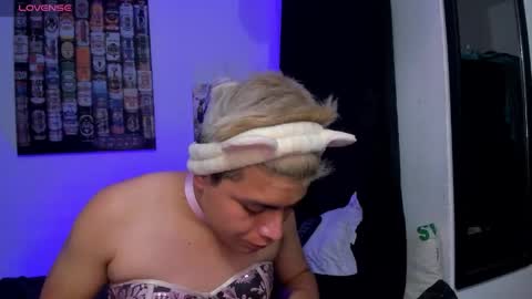 MihaAdamss online show from January 2026 06:32:02 PM