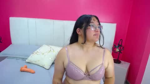 Snapshot of miia_colliins__ chatting on October 2025 01:09:01 PM Miia colliins   online show from October 2025 01:09:01 PM