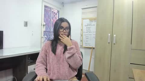 Mia  online show from December 2024 02:47:02 PM