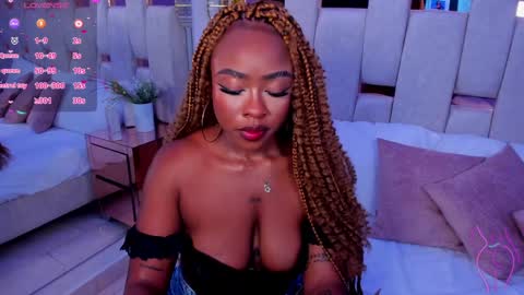 Miia Schwarz  online show from February 2025 02:24:01 PM