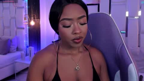 Miia Schwarz  online show from December 2025 10:27:01 PM