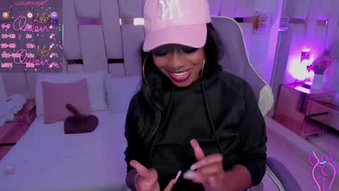 Miia Schwarz  online show from April 2026 06:10:01 PM