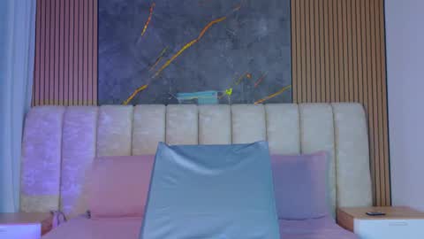 miia scoott  online show from February 2026 11:52:01 AM