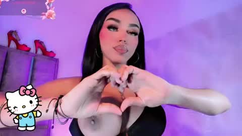 Snapshot of miia_sophia chatting on July 2026 09:15:01 AM online show from July 2026 09:15:01 AM