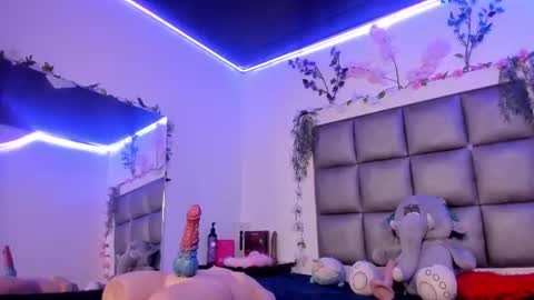 Mia online show from July 2026 09:40:01 AM
