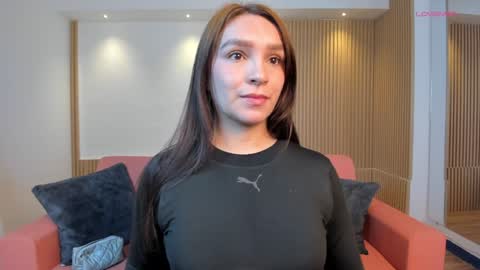 Miia 3 online show from December 2024 12:00:02 PM