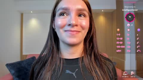 Miia 3 online show from December 2024 03:06:01 PM