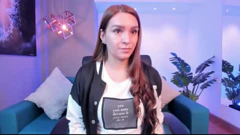 Miia 3 online show from October 2025 12:06:01 PM