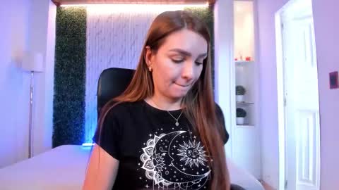 Miia 3 online show from October 2025 12:16:01 PM