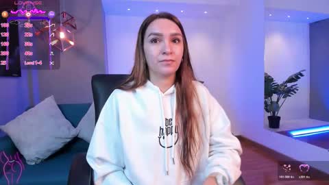 Miia 3 online show from November 2025 12:06:01 PM